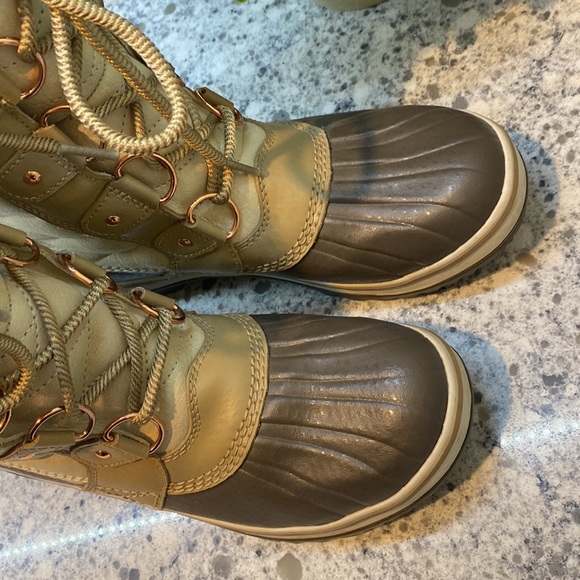 Sorel Tofino II Coated Canvas & Faux Fur Lace-Up Winter Boots womens size 6.5 - Picture 4 of 8